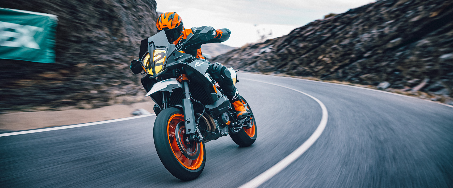 KTM 890 SMT.jpg