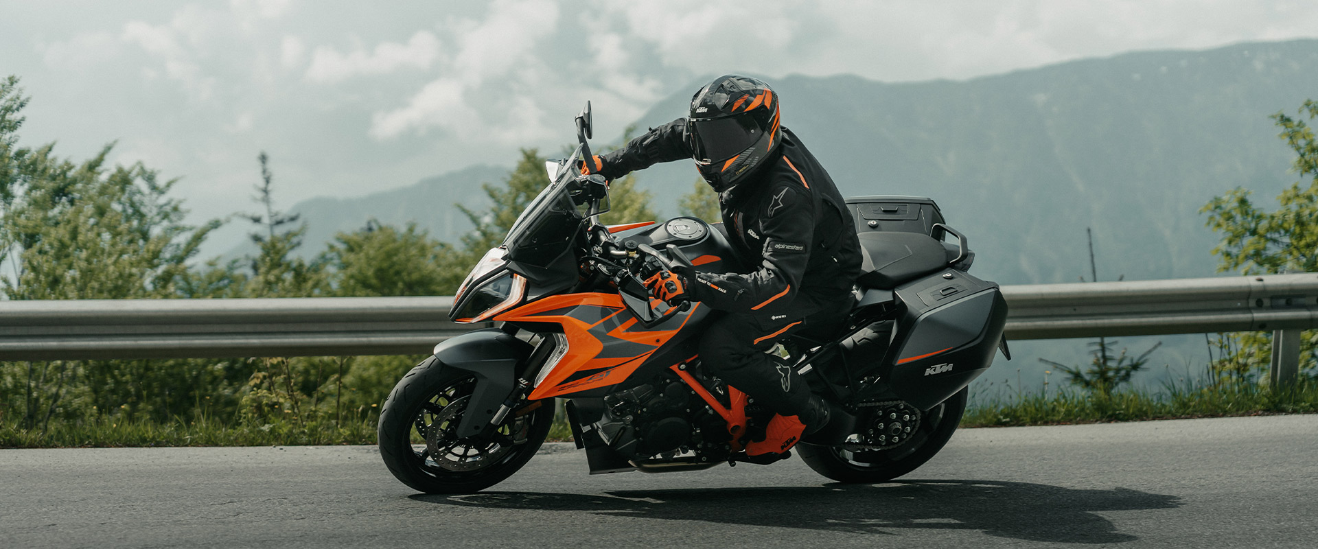 KTM 1290 Super Duke GT.jpg